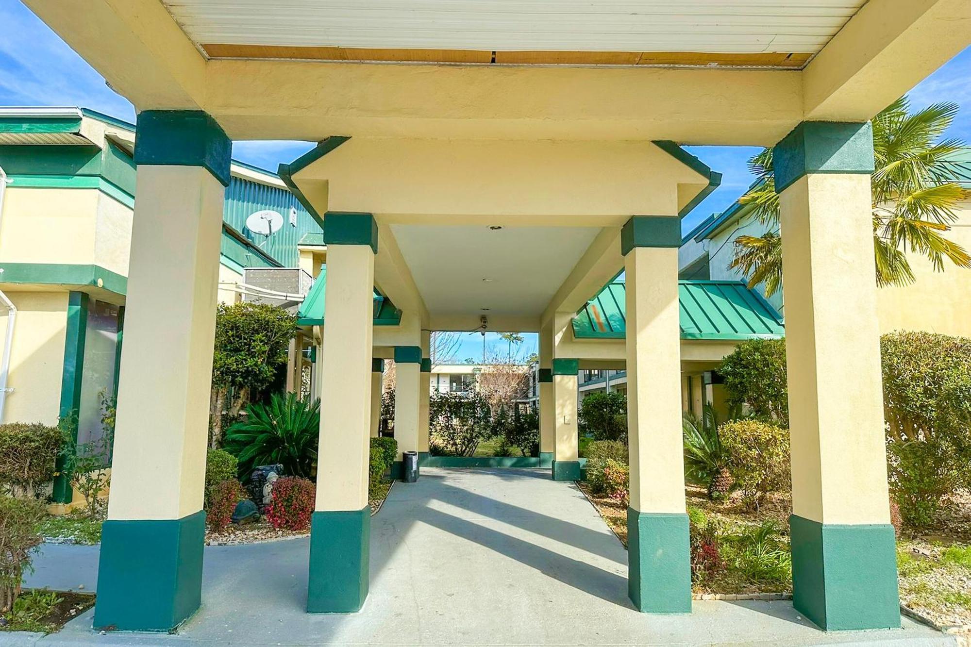 Super Inn & Suites By Oyo Milledgeville Εξωτερικό φωτογραφία