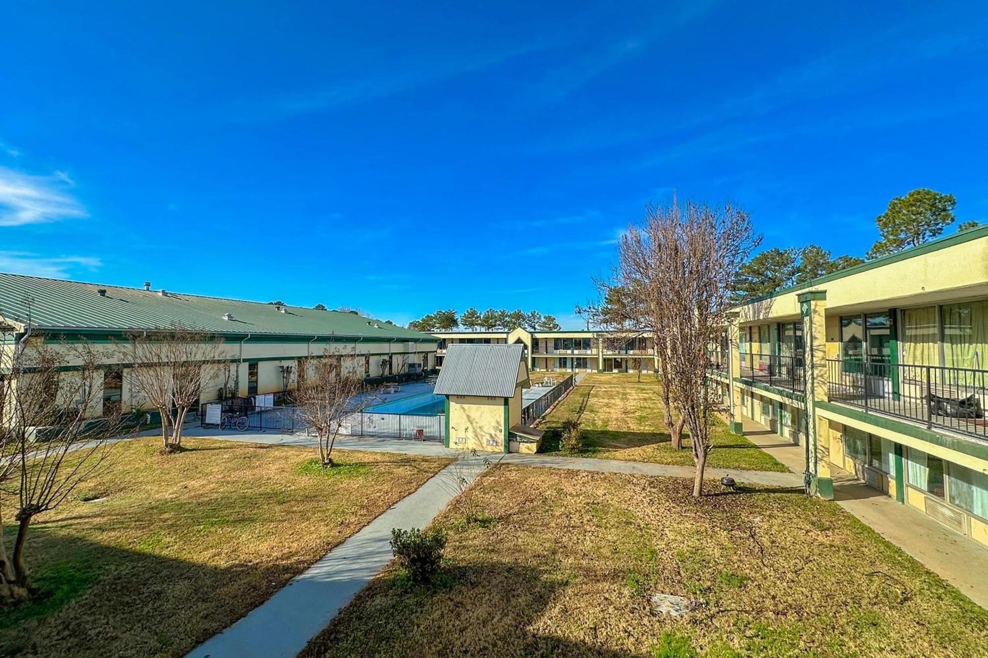 Super Inn & Suites By Oyo Milledgeville Εξωτερικό φωτογραφία
