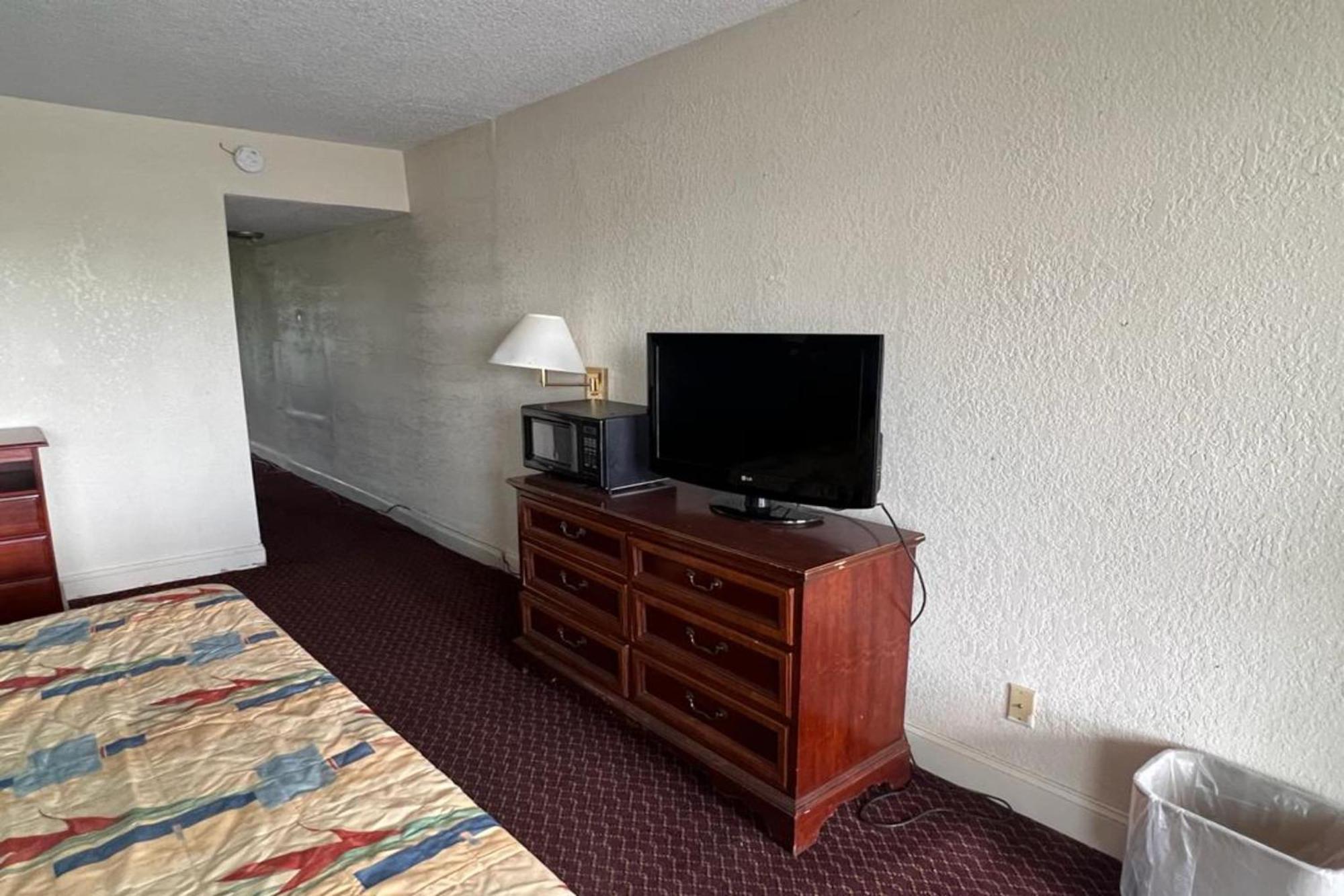 Super Inn & Suites By Oyo Milledgeville Εξωτερικό φωτογραφία