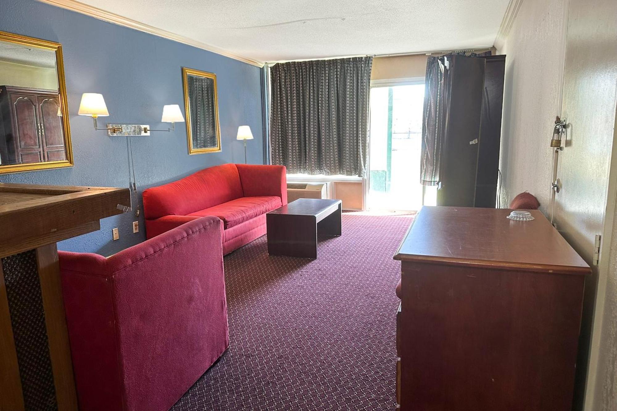 Super Inn & Suites By Oyo Milledgeville Εξωτερικό φωτογραφία