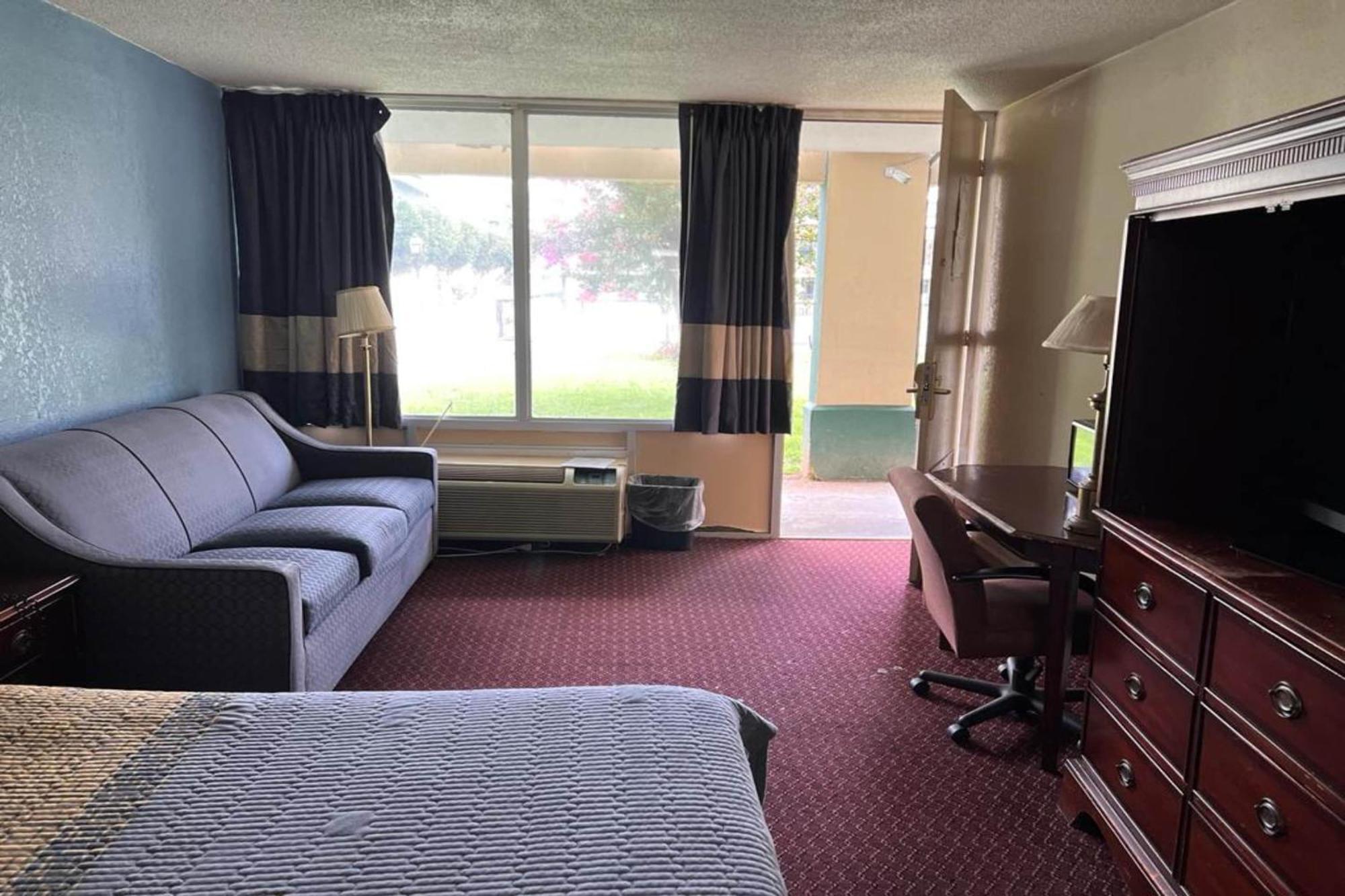 Super Inn & Suites By Oyo Milledgeville Εξωτερικό φωτογραφία