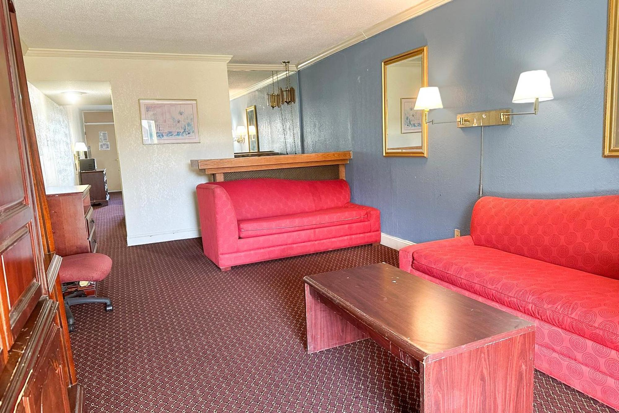 Super Inn & Suites By Oyo Milledgeville Εξωτερικό φωτογραφία