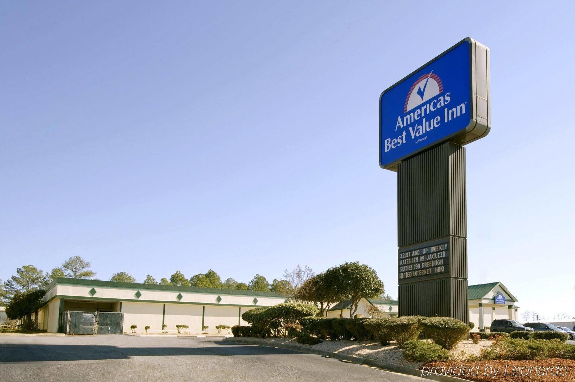 Super Inn & Suites By Oyo Milledgeville Εξωτερικό φωτογραφία